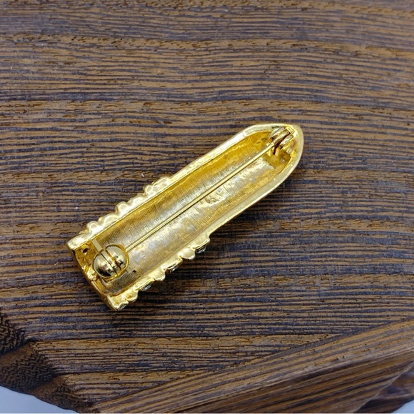 Lipstick brooch pin kitschy gold tone with rhinestone and dark pink enamel - Picture 3 of 4